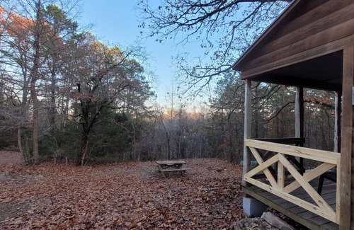 Bruno House | Buffalo Camp 2 - Couples Cabin MINUTES to BufPt or Dillards