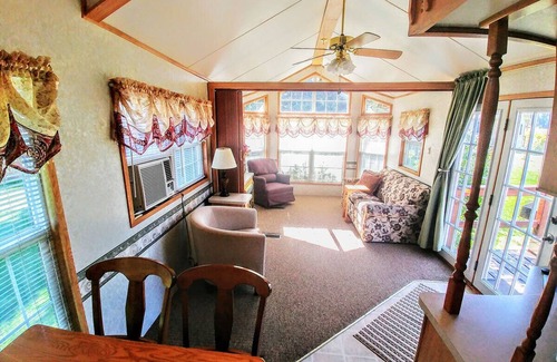 Hill City Cabin | Buffalo Camp #7