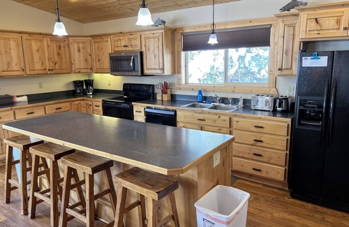 West Yellowstone House | Buffalo Creek Cabin 420: Unmatched Space and Luxury!