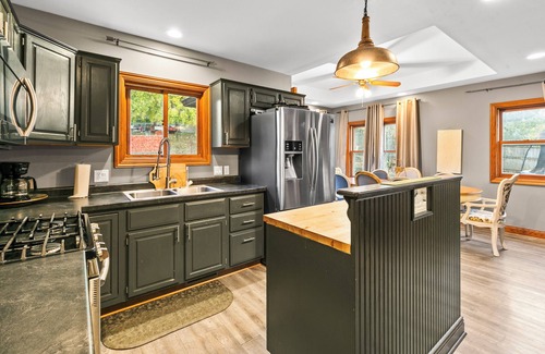 Benson Gardens Villa | Buffalo Hallow: The ultimate reunion and retreat destination with Outdoor Fun+