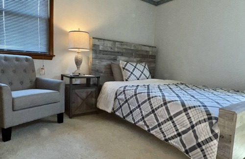 Williamsville House | Buffalo Niagara Falls Airport Best Area