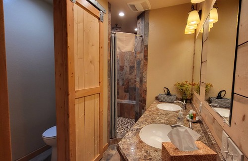 Buena Vista Bed & Breakfast | Buffalo Peaks B&B