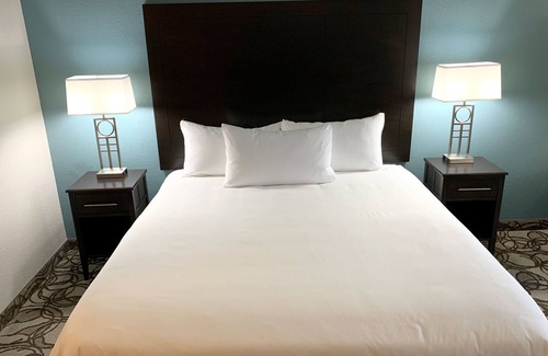 Miami Hotel | Buffalo Run Casino & Resort