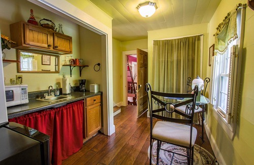 West Jefferson House | Buffalo Tavern Bed and Breakfast, President's Suite