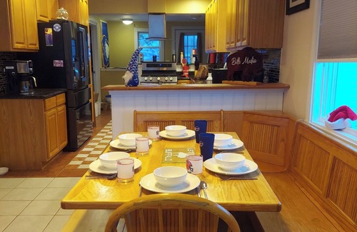 Spring Brook House | BuffaLove House with Huge yard, Games and Centrally Located!