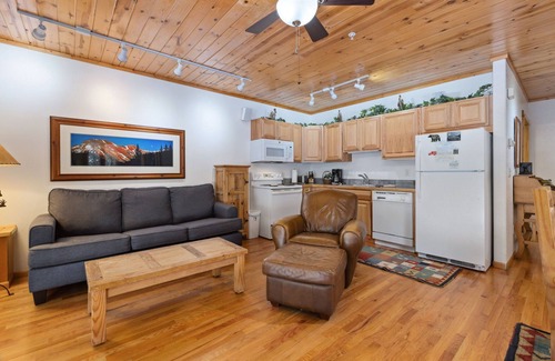 Fall River Estates Condo | Bugle Point B14 (Private Hot tub) River Views!