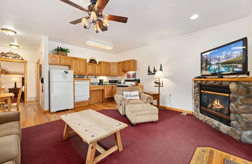 Fall River Estates Condo | Bugle Pointe A05 (HT)