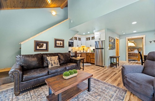 Fall River Estates Condo | Bugle Pointe B07 River View!