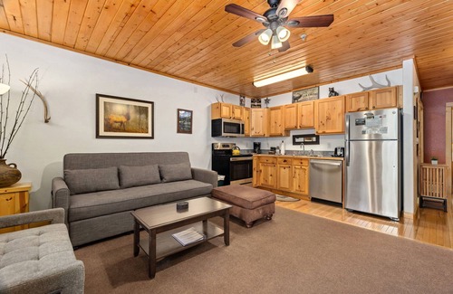 Fall River Estates Condo | Bugle Pointe B16 (HT)