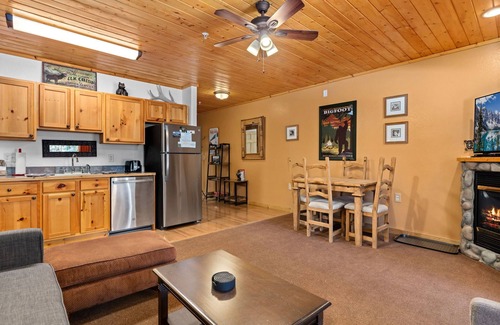 Fall River Estates Condo | Bugle Pointe B16 (HT)