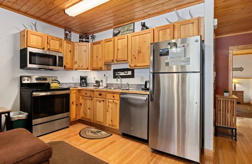 Fall River Estates Condo | Bugle Pointe B16 (HT)