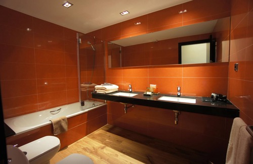 Gratallops Hotel | Buil & Gine Wine Hotel