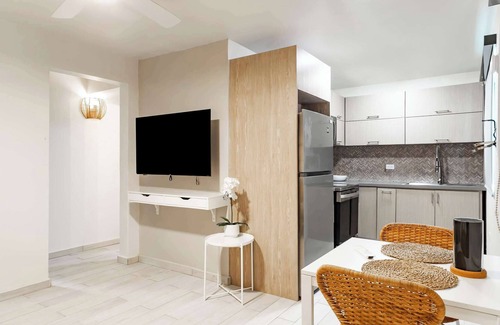 Dorado Pueblo Apartment | Building #1 Fully Renovated Beachfront Family two floors Building 8 Bedrooms,