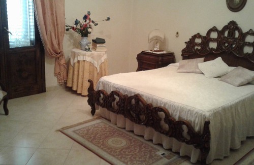 Altavilla Milicia Bed & Breakfast | Building in the historic center equipped with every comfort furnished and equipped