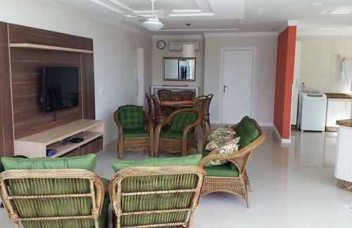 Bombas Apartment | Building to SEASIDE, High Standard. Complete. Sleeps 8. 3 Cars. Pool