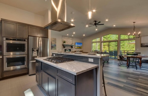 Pioneer Trail House | Built in 2021, Chef's Kitchen, Classic Arcade, 200mbps Wifi, Grill, Close to Heavenly: North Woods