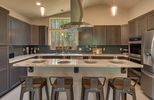 Pioneer Trail House | Built in 2021, Chef's Kitchen, Classic Arcade, 200mbps Wifi, Grill, Close to Heavenly: North Woods