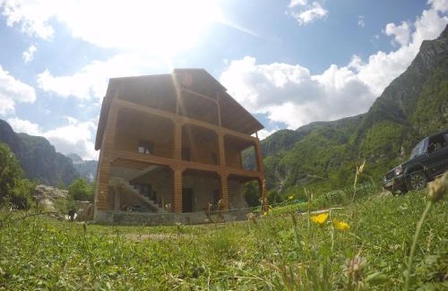 Theth House | Bujtina Dreni