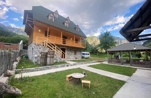 Theth House | Bujtina Vellezerit Grrela
