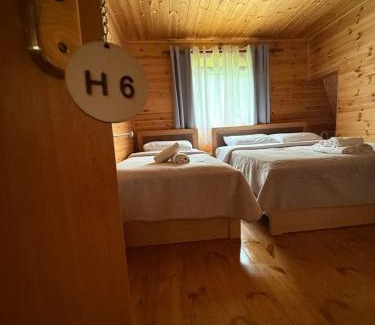 Shale House | Bujtina ZEMRA TRADITES