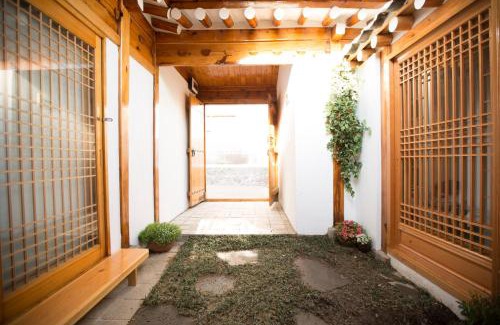 Gahoe-dong House | Bukchonae