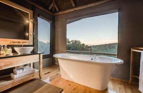 Paterson Cabin | Bukela Game Lodge - Amakhala Game Reserve