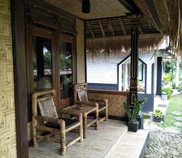 Tetebatu House | Bulan Bungalows and Cafe