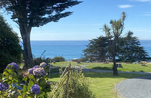 Clutha District House | Bull Creek Bach - Stunning Ocean view!
