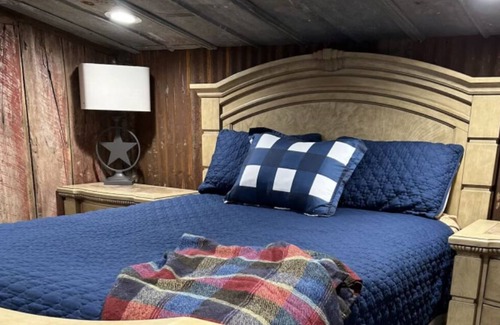 Forestburg Cabin | Bull's Den