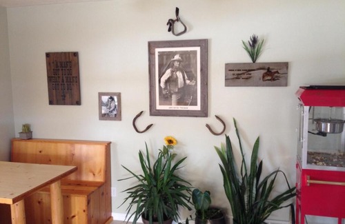 Tropic Bed & Breakfast | Bullberry inn Bed & Breakfast