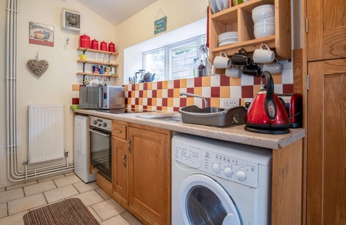 Oxwich House | Bullcroft - 6 Bedroom House - Oxwich