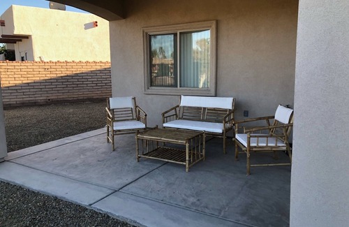 Bullhead City House | Bullhead Home, Green Belt & Pond Views, Located In Upscale Palo Meadows