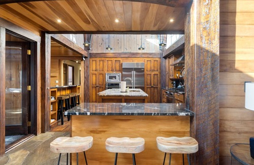 Cheshire House | Bullhead Mountain Lodge | Luxurious Black Mountain Home with Pool, Game room, and More!