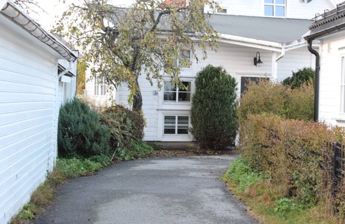 Lund Condo | Bullseye Kristiansand Apartment close to Town, Dyreparken, Beach. Private garden