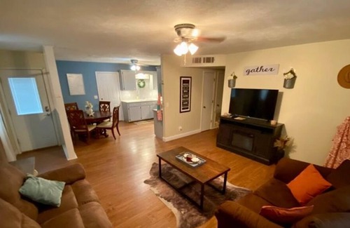Bull Shoals House | Bullshoals Lake & White River-Farmhouse Cottage
