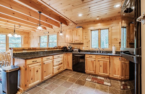 Greenwood House | Bullwinkle's Getaway - A homebase for Mt Abram