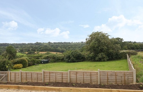 Chardstock Cottage | Bumble Bee, Modern Purpose Built Holiday Cottage 8miles from the coast