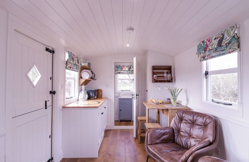 Whepstead Cottage | Bumble's Retreat
