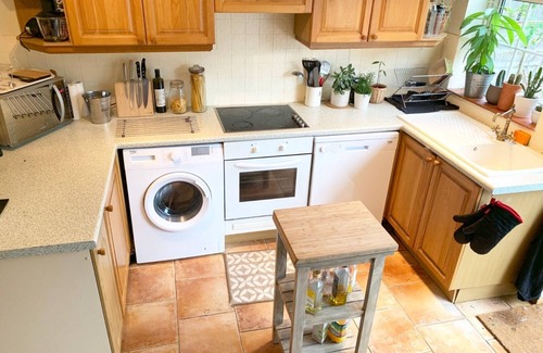 Dagnall Cottage | Bumblebee Cottage - a 19th Century Cottage in Area of Outstanding Natural Beauty