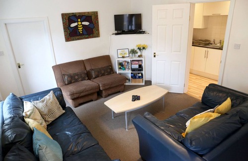New Mills Apartment | Bumblebee, pet friendly apartment in New Mills
