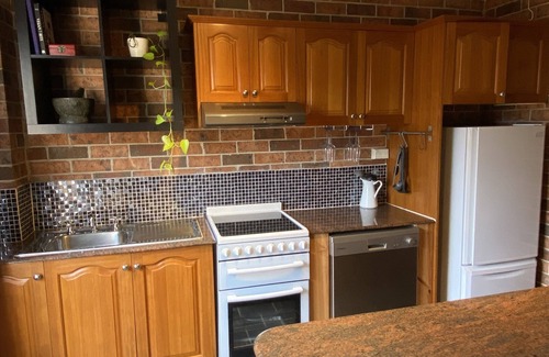 Bundeena Apartment | Bundeena Private Garden Apartment, close to beaches and national park.