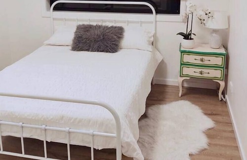 Bundoora House | Bundoora 1 Bedroom with private bathroom