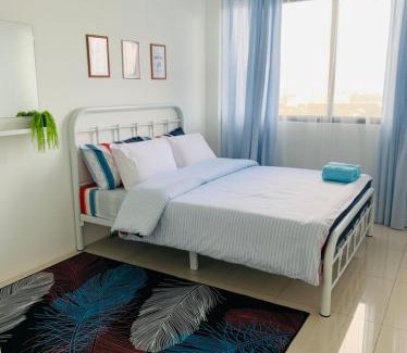 Batu Buruk Apartment | Bunga Homestay Sea View