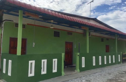 Kampung Lela House | Bunga Raya Guest House BALING