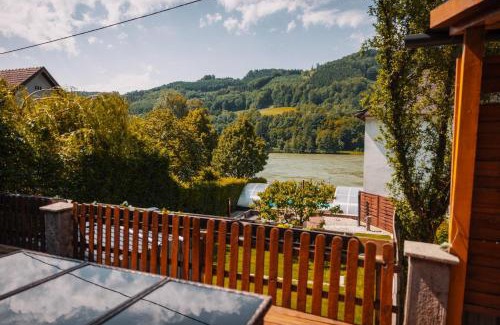 Sarmingstein House | Bungalow Donaublick mit Pool und Garten