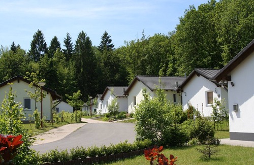 Ferienhausgebiet Hillenseifen House | Bungalow in Eifel near Mountain Trails