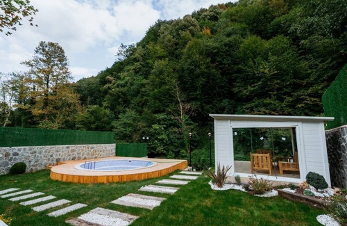 Arifiye House | Bungalov ev sıcak havuz TV,sinema, wi-fi, kahvaltı