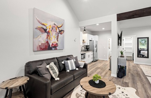 Dennis House | Bungalow 1 @ Barndo Bungalows