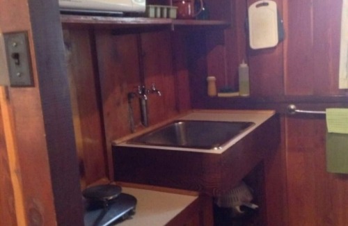East Kootenay Cabin | Bungalow #1 sleeps 3