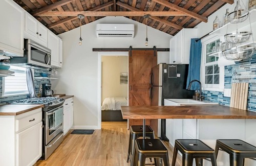 Circle Area Cottage | Bungalow, 2 miles from Beach at Long Beach Casitas